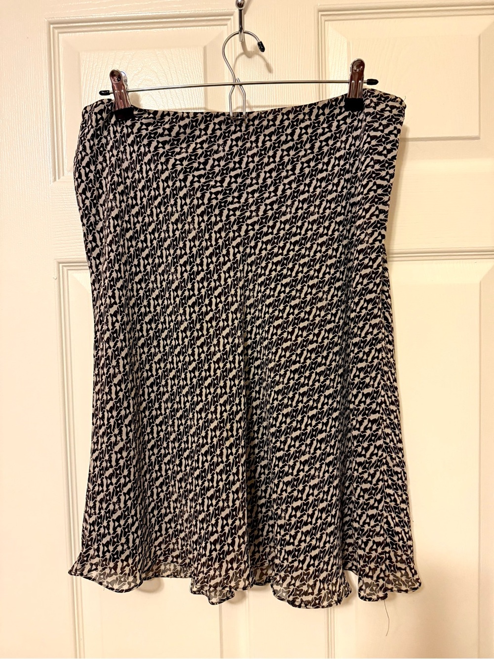 Ann Taylor Black and Cream High-Low Pleated Skirt